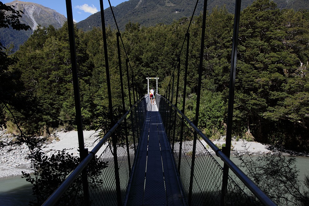 Hängebrücke über den Makarora River