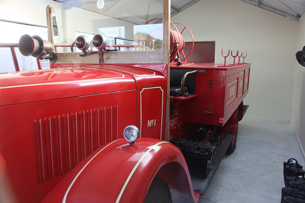 Historisches Feuerwehrauto in Roos